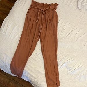 Billabong pants Mauve color. Super comfy. High waisted